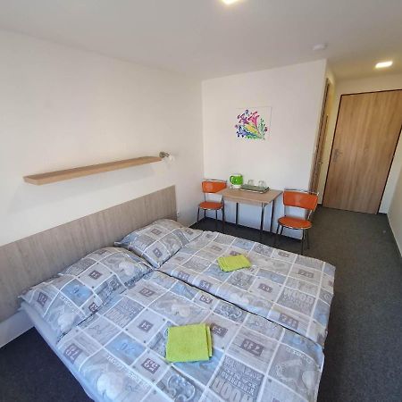 Hotel Decin Na Skrivance Bagian luar foto