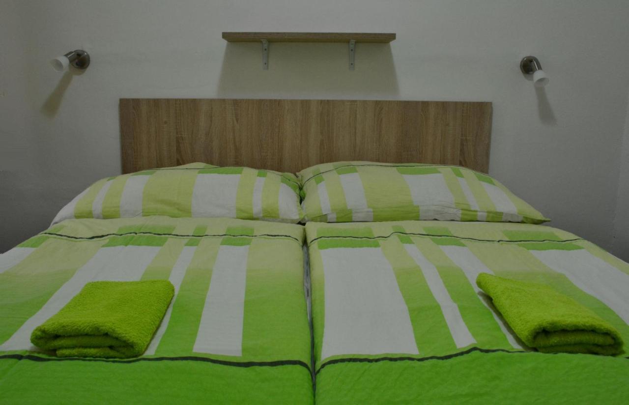 Hotel Decin Na Skrivance Bagian luar foto