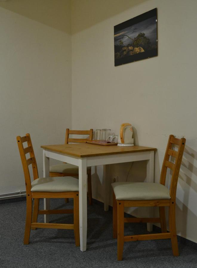 Hotel Decin Na Skrivance Bagian luar foto