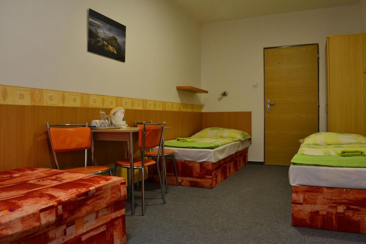 Hotel Decin Na Skrivance Bagian luar foto