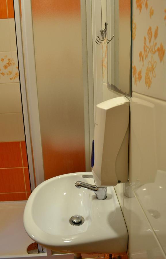 Hotel Decin Na Skrivance Bagian luar foto