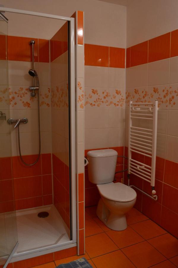 Hotel Decin Na Skrivance Bagian luar foto