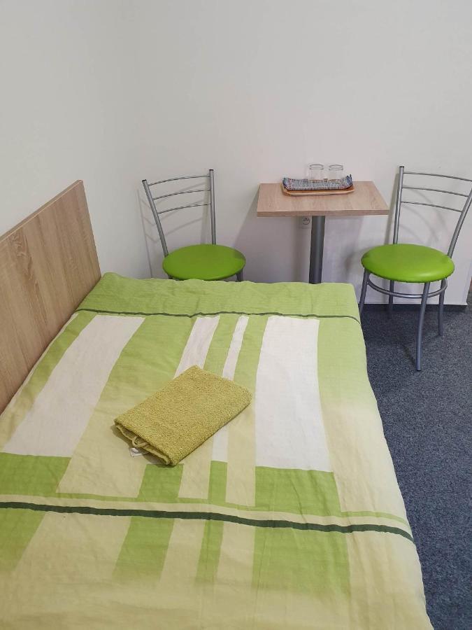Hotel Decin Na Skrivance Bagian luar foto