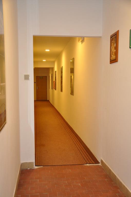 Hotel Decin Na Skrivance Bagian luar foto