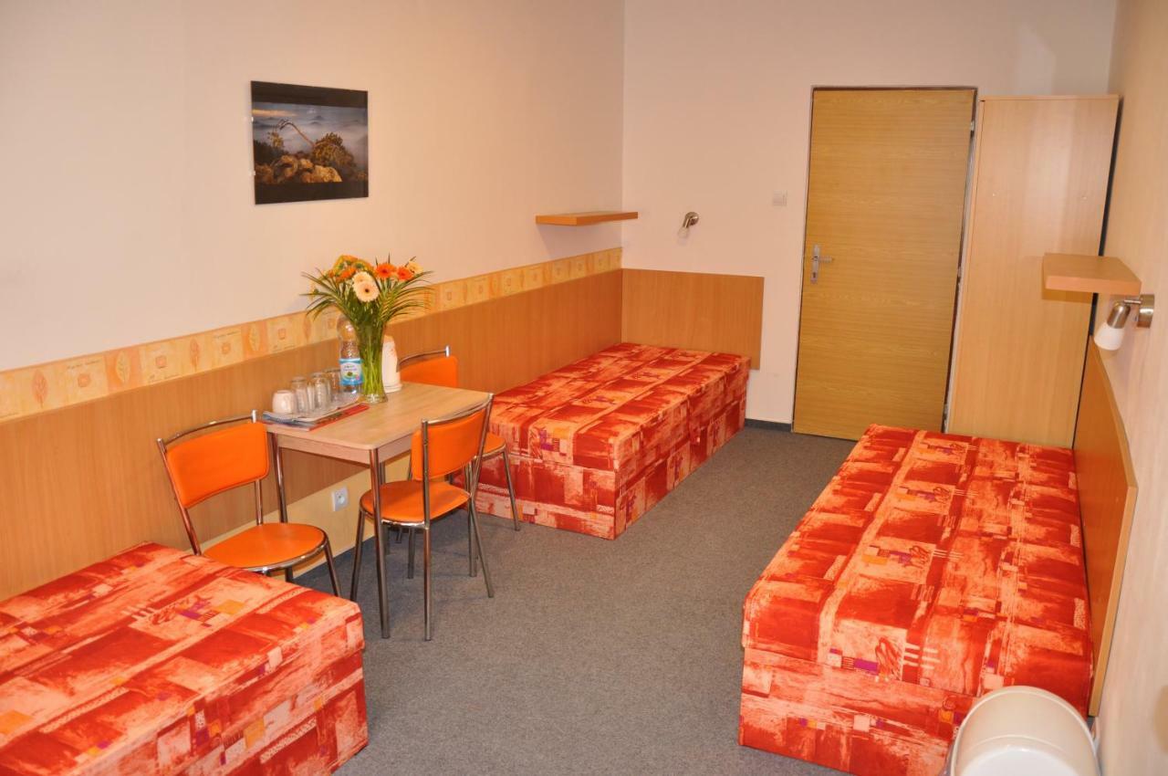 Hotel Decin Na Skrivance Bagian luar foto